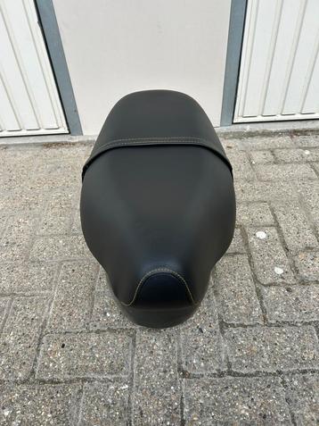 Piaggio Gilera Puch  typhoon zadel 50cc 125cc beschikbaar voor biedingen