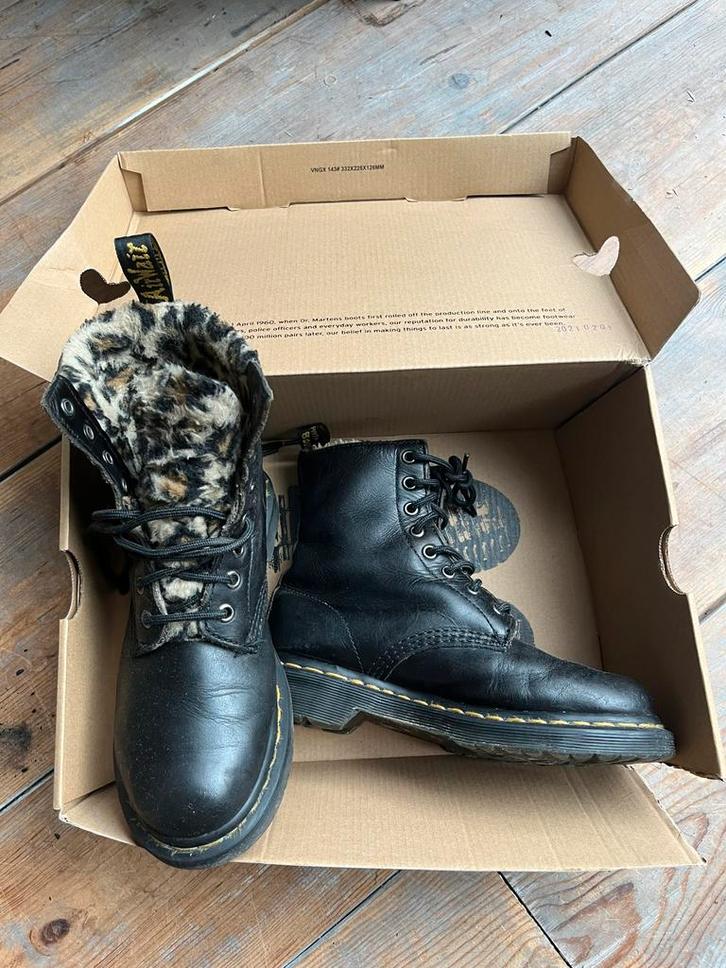Dr. Martens maat 37 - Bontvoering, Kleding | Dames, Schoenen, Zo goed als nieuw, Lage of Enkellaarzen, Zwart, Ophalen of Verzenden