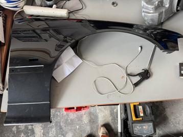 Zijscherm rechts E36 sedan nieuw en gespoten Cosmosschwarz beschikbaar voor biedingen