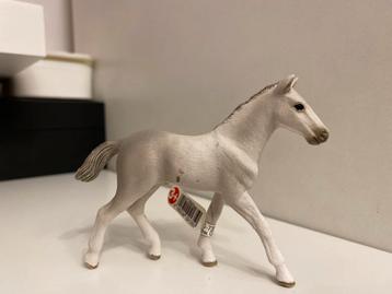 Schleich 13860 Holstein veulen met vaan / label beschikbaar voor biedingen