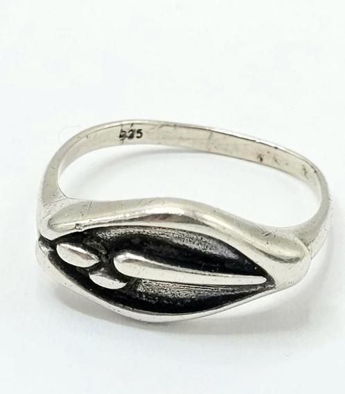 Zilveren Modernistische Ring, Sieraden, Tassen en Uiterlijk, Ringen, Zo goed als nieuw, Dame, 17 tot 18, Zilver, Zilver, Verzenden