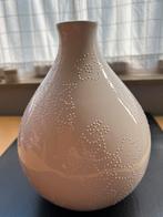 Leuke vaas van de Hema. Roomwit, Verzenden, Zo goed als nieuw, Overige kleuren, Minder dan 50 cm