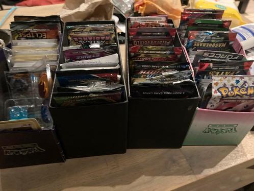 +1600 pokemon kaartjes - heel veel series, Hobby en Vrije tijd, Verzamelkaartspellen | Pokémon, Zo goed als nieuw, Ophalen of Verzenden