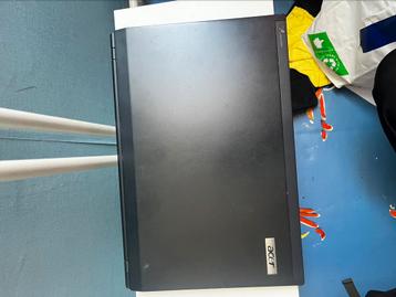Acer TravelMate laptop met lader en hoes beschikbaar voor biedingen