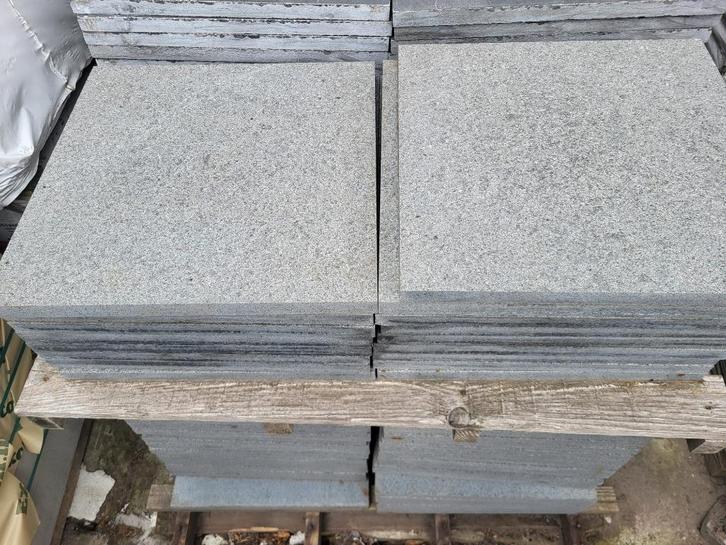 12m2 restpartij graniet tegels 50x50x3cm grijs, Tuin en Terras, Tegels en Klinkers, Zo goed als nieuw, Terrastegels, Natuursteen