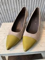 Prachtige Jenny beige/groen pumps mt.41, Ophalen of Verzenden, Zo goed als nieuw, Beige