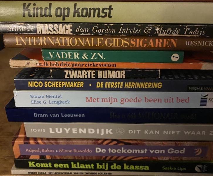 Boekencollectie 15 stuks vol verrassingen., Boeken, Overige Boeken, Gelezen, Verzenden