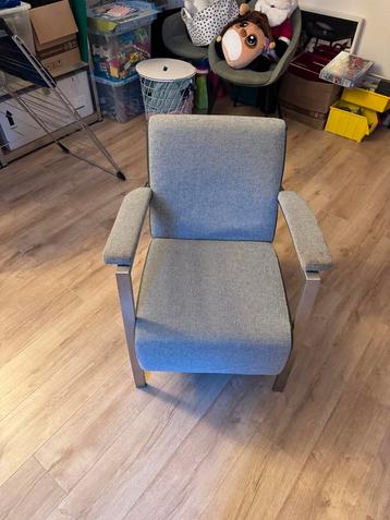 Comfortabele fauteuil / stoel beschikbaar voor biedingen