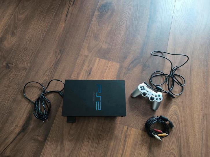 PS2 Phat - Regiovrij & Omgebouwd, Spelcomputers en Games, Spelcomputers | Sony PlayStation 2, Gebruikt, Phat, Zwart, Met 1 controller