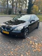 BMW 5-Serie 2.5 I 525i AUT 2006 Zwart, Auto's, BMW, Automaat, Achterwielaandrijving, 2497 cc, 2000 kg