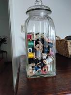 Mooie grote glazen pot met heel veel klosjes garen, Antiek en Kunst, Ophalen of Verzenden
