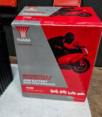 YUASA accu YTZ8V 12 Volt 7 Ah. Onderhoudsvrij SH125 SH 150 beschikbaar voor biedingen