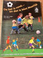 3 boeken voetbal training - 2 x knvb boek met oefeningen, Ophalen of Verzenden, Zo goed als nieuw, Balsport