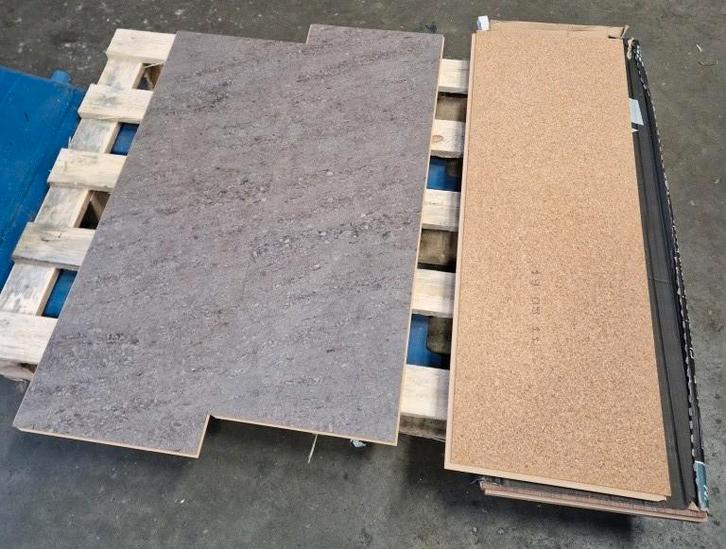 Restpartij 12,6 m2 Klik pvc Floover Ceramic Grey CR1101., Huis en Inrichting, Stoffering | Vloerbedekking, Nieuw, Laminaat, Bruin