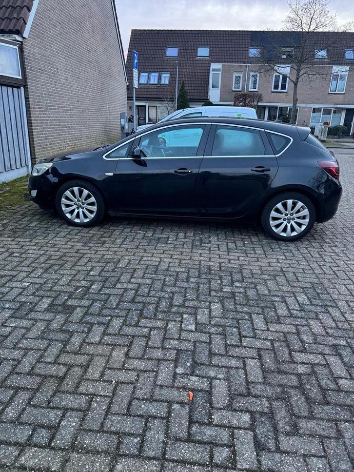 Opel Astra 1.4 Turbo Ecotec 103KW 5-D 2011 Zwart, Auto's, Opel, Particulier, Astra, Benzine, A, Hatchback, Handgeschakeld, Origineel Nederlands
