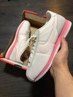 Nike Cortez Soft Pink - Maat 44 - Nieuw!, Kleding | Heren, Schoenen, Ophalen of Verzenden, Nieuw, Sneakers of Gympen