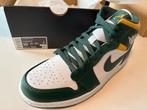 Air Jordan 1 Mid Noble Green - US10/EU44 - Nieuw!, Kleding | Heren, Schoenen, Ophalen of Verzenden, Nieuw, Overige kleuren, Sneakers of Gympen