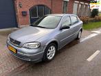 Opel Astra 1.6 Njoy APK t/m 8-11-2024, Auto's, 47 €/maand, Origineel Nederlands, Te koop, Zilver of Grijs