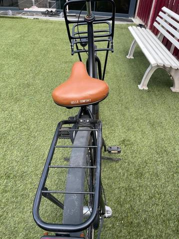 damesfiets omafiets zo goed als nieuw zwart 28 inch beschikbaar voor biedingen