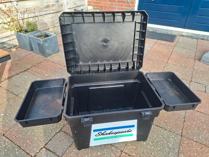 Shakespeare viskoffer, Watersport en Boten, Hengelsport | Algemeen, Gebruikt, Koffer of Tas, Ophalen