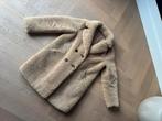 Heerlijke fluffy jas maat M beige, Ophalen of Verzenden, Gedragen, Maat 38/40 (M), Beige