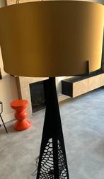 Prachtige design vloerlamp met gouden kap, Ophalen, Nieuw, 150 tot 200 cm