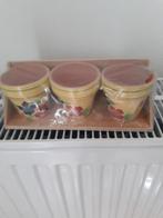 3 nieuwe bloempotjes op een houten plankje, Ophalen of Verzenden, Nieuw, 25 tot 50 cm, Minder dan 100 cm