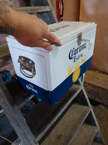Stalen Corona koelbox beschikbaar voor biedingen