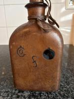 Steengoed fles met leren omhulsel, Ophalen