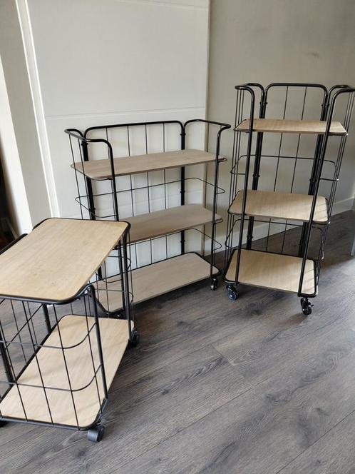 Wandstellage op wieltjes, Dieren en Toebehoren, Hondenhokken, Zo goed als nieuw, 75 tot 110 cm, Ophalen