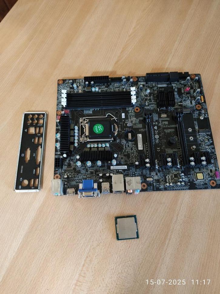 Te Koop: Moederbord I7 met processor, Computers en Software, Moederborden, Zo goed als nieuw, Intel, DDR4, Verzenden