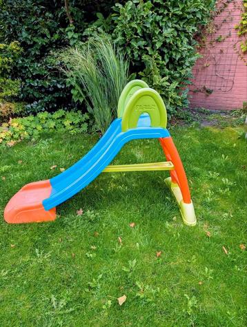 Feber glijbaan in vrolijke kleuren  beschikbaar voor biedingen