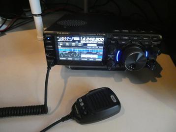 Z.G.A.N YAESU FT-710 Field     (2 maanden oud ) beschikbaar voor biedingen