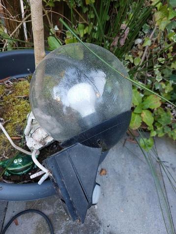 Buiten lamp met sensor, gratis beschikbaar voor biedingen