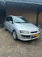 Mitsubishi Space Star 1.6 Family 2004 Grijs, Auto's, Mitsubishi, Voorwielaandrijving, 4 cilinders, Handgeschakeld, Space Star