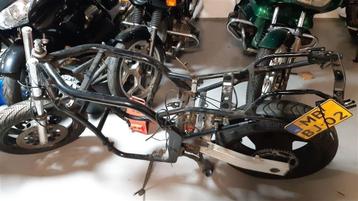 Yamaha 9 FZS600 fazer delen 98 - 02 oa sportuitlaten bochten beschikbaar voor biedingen