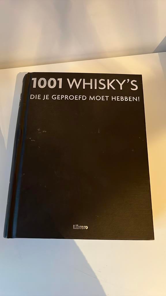 1001 whisky’s die je geproefd moet hebben - Dominic Roskrow, Boeken, Ophalen of Verzenden, Gelezen, Overige onderwerpen