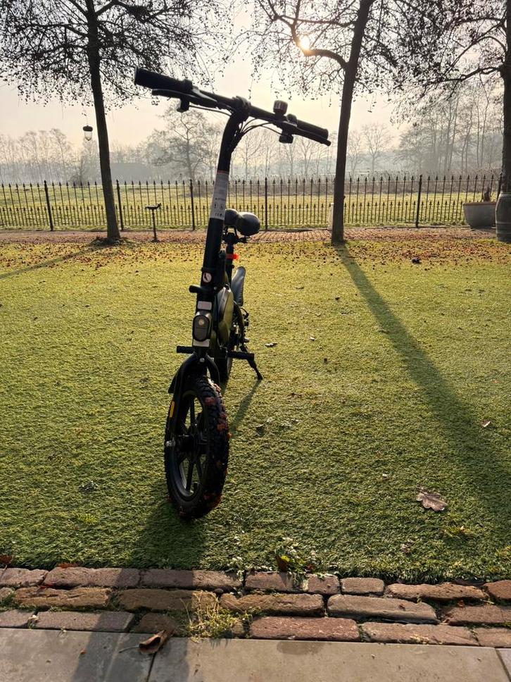 Elektrische opvouwfiets, Fietsen en Brommers, Steps, Zo goed als nieuw, Elektrische step (E-scooter), Ophalen