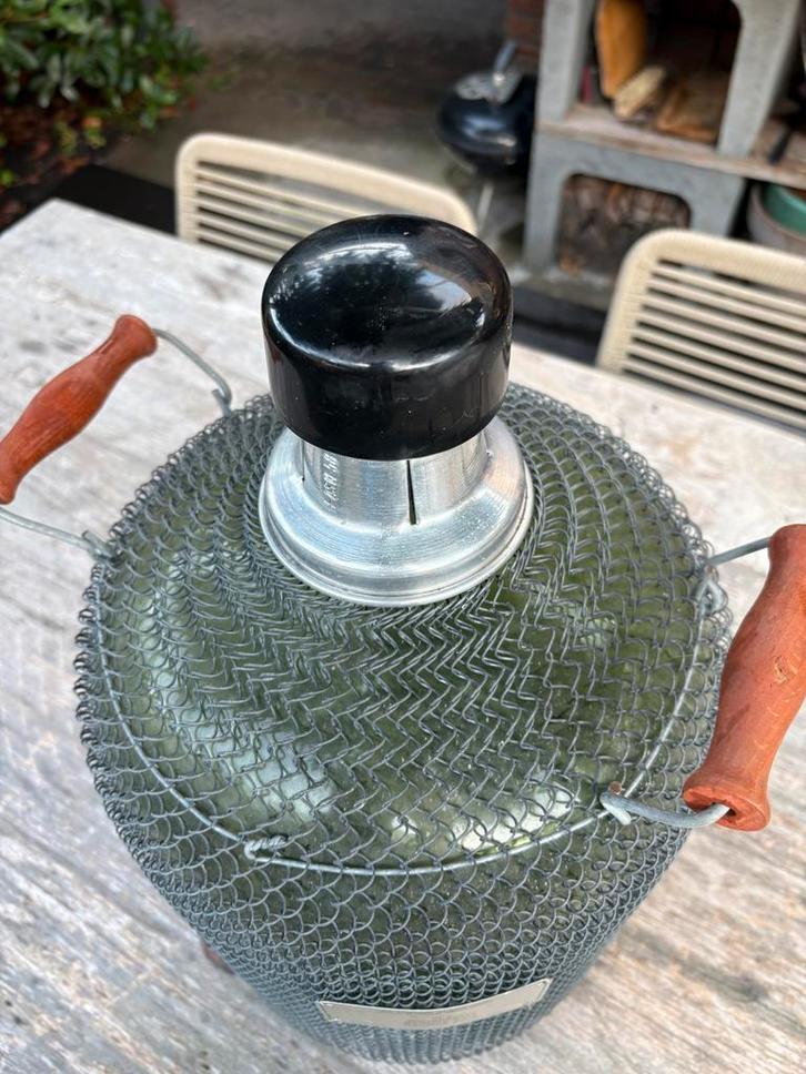 Medicijnfles in Korf met Handvatten Decoratief Glas, Antiek en Kunst, Antiek | Glas en Kristal, Ophalen