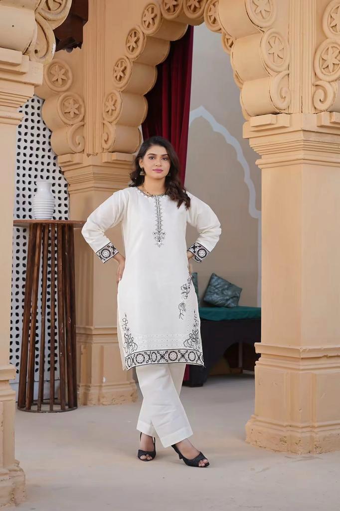 Nieuwe dameskleding S/M/L - Leuke prijzen!, Kleding | Dames, Jurken, Nieuw, Maat 36 (S), Wit, Knielengte, Ophalen of Verzenden