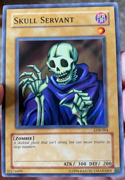Yu-Gi-Oh! Skull Servant LOB Old US Wavy Print !, Hobby en Vrije tijd, Verzamelkaartspellen | Yu-gi-Oh!, Zo goed als nieuw, Losse kaart