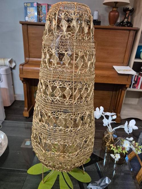 Dutchbone Vloerlamp - Gouden Details, Huis en Inrichting, Lampen | Vloerlampen, Nieuw, Minder dan 100 cm, Metaal, Overige materialen