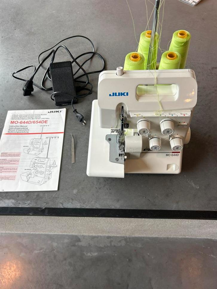 Juki MO 644D Lockmachine - Weinig gebruikt, Hobby en Vrije tijd, Naaimachines en Toebehoren, Gebruikt, Lockmachine, Overige merken