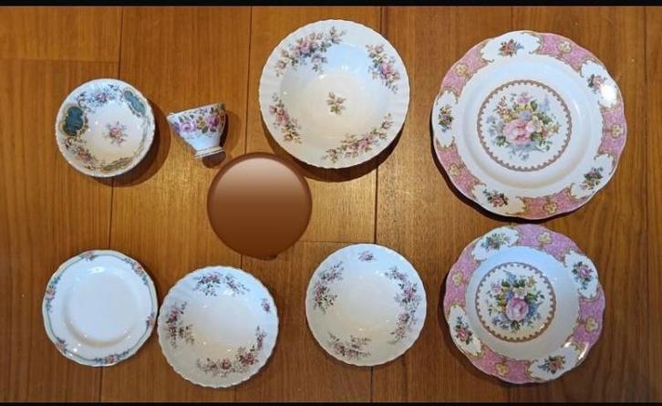 ROYAL ALBERT servies (8) delenborden schaaltjes, Antiek en Kunst, Antiek | Servies los, Ophalen of Verzenden