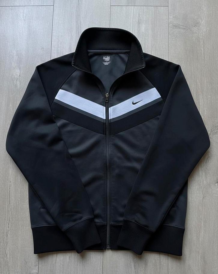 Nike Track Jacket Black & White Size M Men’S Vintage, Kleding | Heren, Sportkleding, Zo goed als nieuw, Fitness, Maat 48/50 (M)