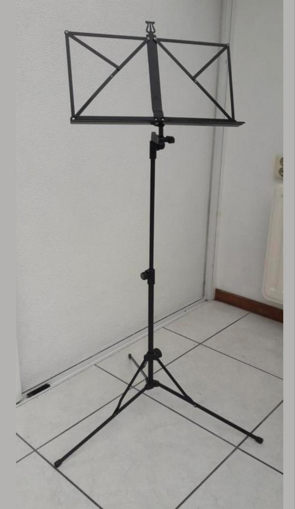 Diverse muziek benodigdheden o.a microfoonstandaard e.d, Muziek en Instrumenten, Standaards, Ophalen