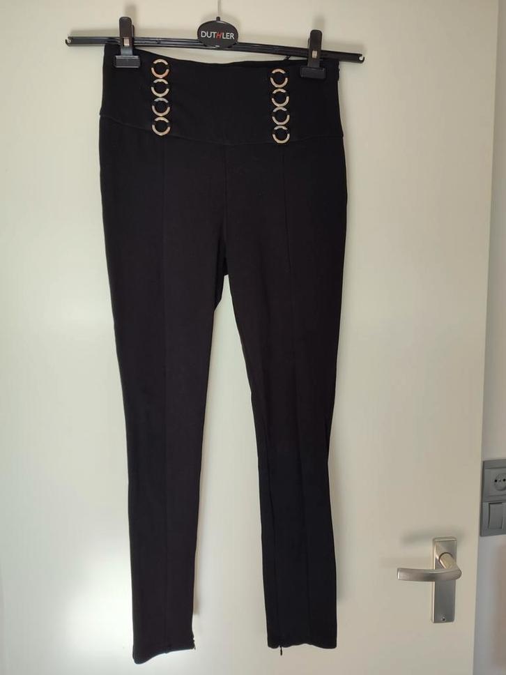 Guess broek zwart maat S zgan, Kleding | Dames, Broeken en Pantalons, Zo goed als nieuw, Maat 36 (S), Zwart, Lang, Ophalen of Verzenden