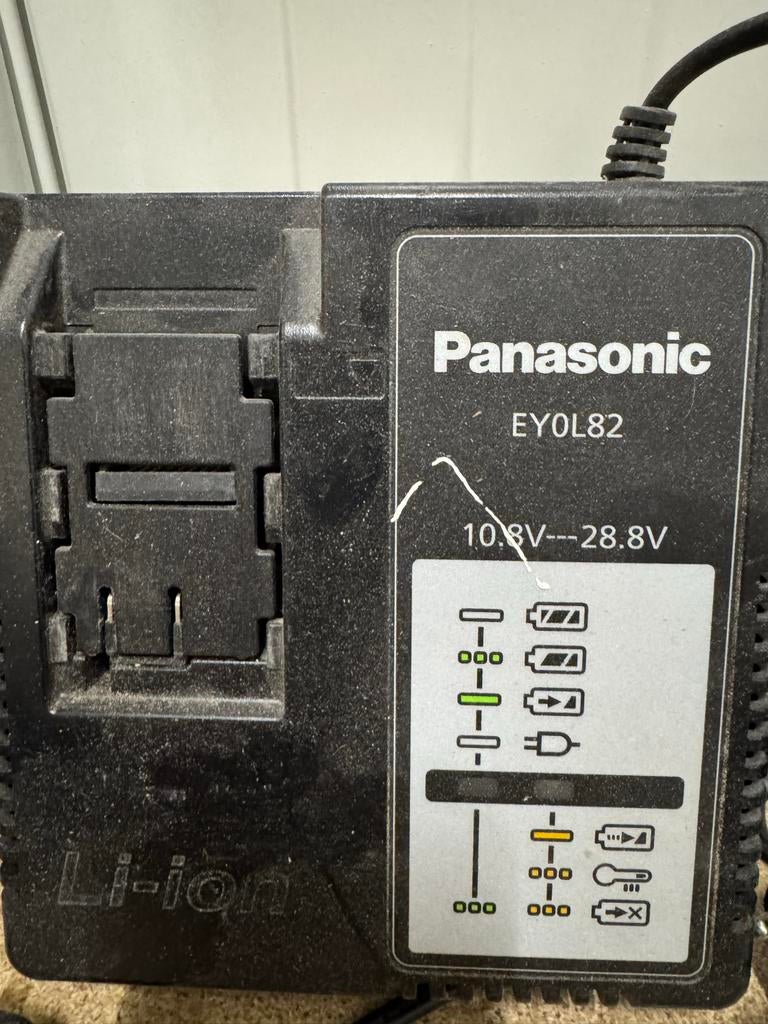 Panasonic EY0L82 Acculader - Gebruikt, Ophalen of Verzenden, Gebruikt