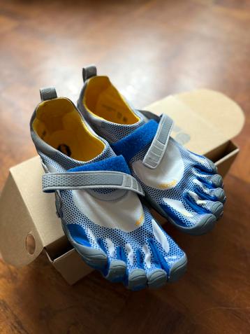 Vibrma barefoot mt 45, nieuw in doos + 4 paar sokken beschikbaar voor biedingen