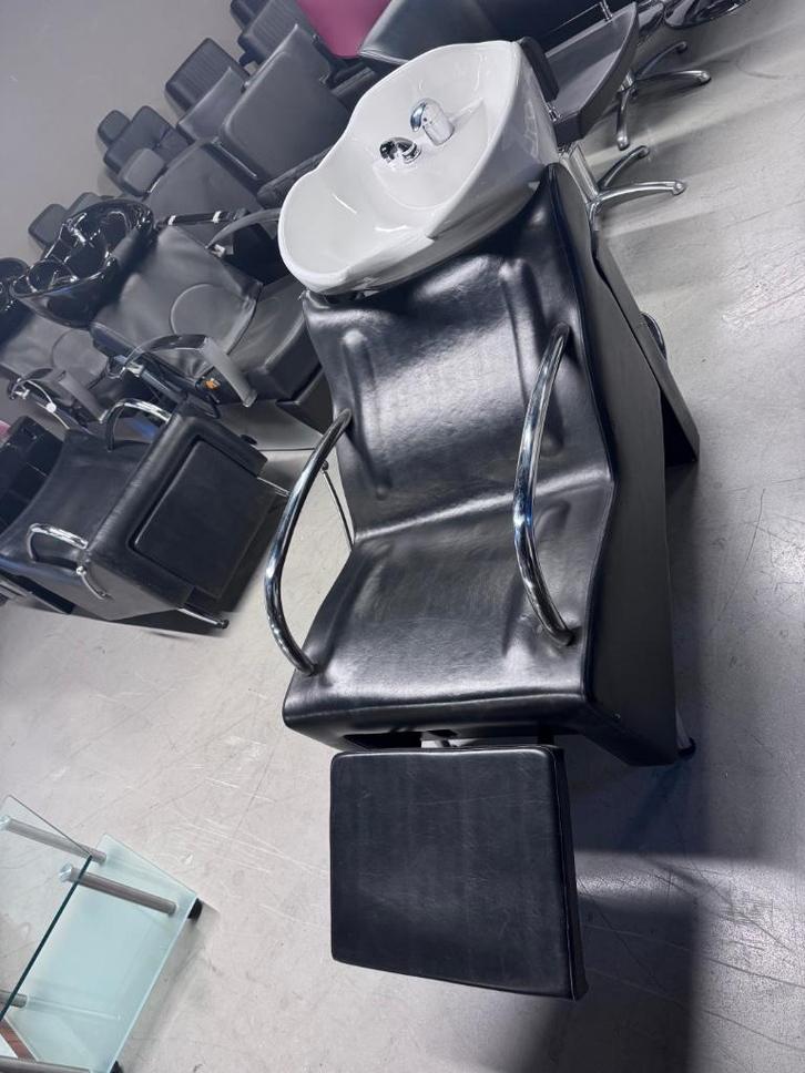 wasunit zwart kapper kapsalon voetsteun comfortabel, Huis en Inrichting, Stoelen, Zo goed als nieuw, Vijf, Zes of meer stoelen